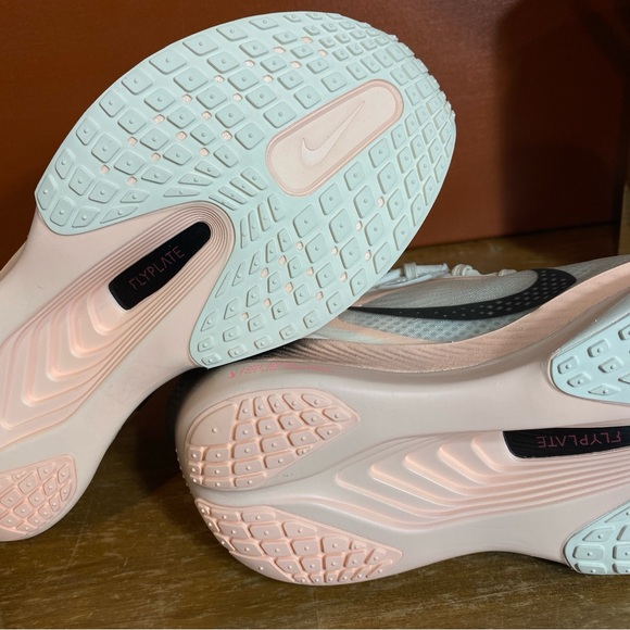 Athletic_Shoes